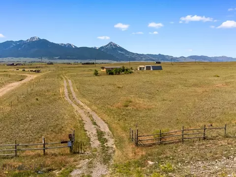 20 Black Hawk, Livingston, MT 59047
