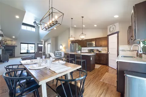 121 Scott Dr, Bozeman, MT 59718