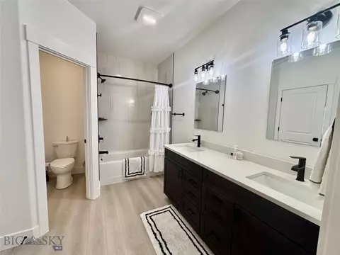Bath - 215 Johnson Ave, Dillon, MT 59725 photo 1 of 2