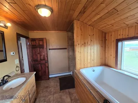 Bath - 49 S Centurion Way, Whitehall, MT 59759 photo 2 of 3