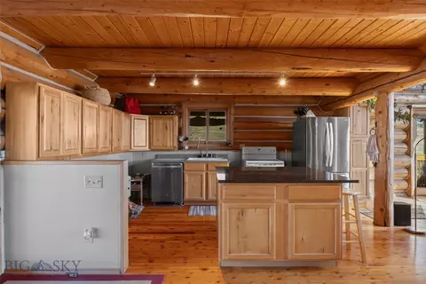 Kitchen - 90 Halo Loop Trl, Ennis, MT 59729 photo 2 of 5