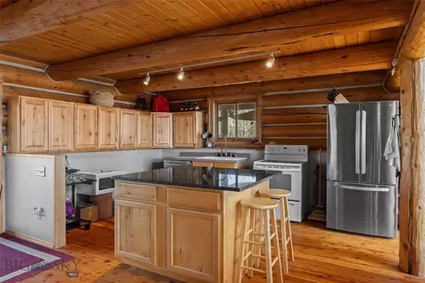 Kitchen - 90 Halo Loop Trl, Ennis, MT 59729 photo 1 of 5