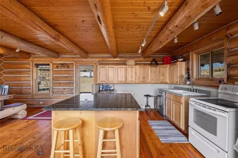 Kitchen - 90 Halo Loop Trl, Ennis, MT 59729 photo 4 of 5