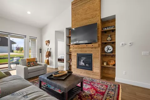 Living - 2092 Chipset, Bozeman, MT 59718 photo 2 of 4