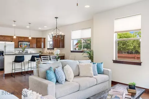 Living - 868 Jardine Ave, Bozeman, MT 59718 photo 2 of 3