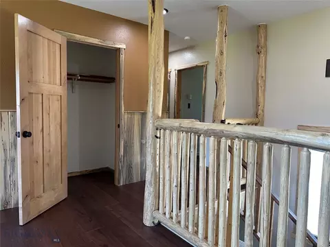 Entry Way - 8720 Ridgeview Mdws, Butte, MT 59701 photo 4 of 8