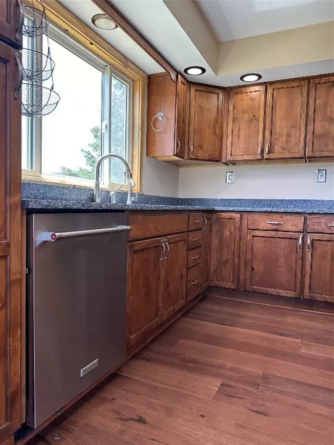 Kitchen - 8720 Ridgeview Mdws, Butte, MT 59701 photo 4 of 9