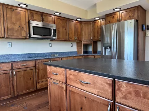 Kitchen - 8720 Ridgeview Mdws, Butte, MT 59701 photo 2 of 9