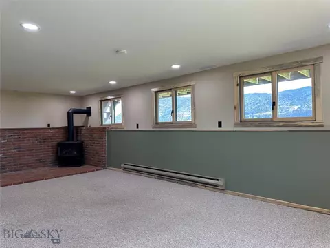 Living - 8720 Ridgeview Mdws, Butte, MT 59701 photo 9 of 10
