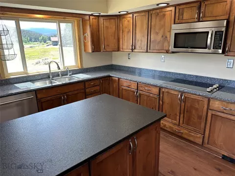 Kitchen - 8720 Ridgeview Mdws, Butte, MT 59701 photo 7 of 9