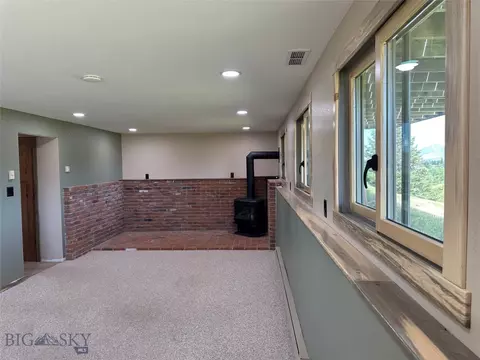 Living - 8720 Ridgeview Mdws, Butte, MT 59701 photo 8 of 10