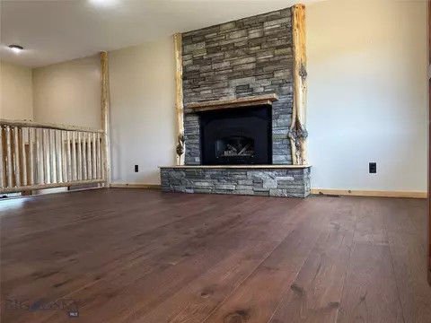 Living - 8720 Ridgeview Mdws, Butte, MT 59701 photo 5 of 10