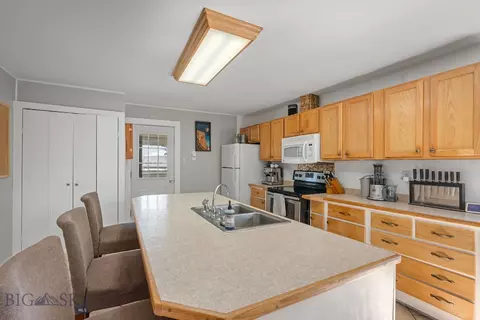 Kitchen - 125 Center St, Harrison, MT 58735 photo 4 of 5