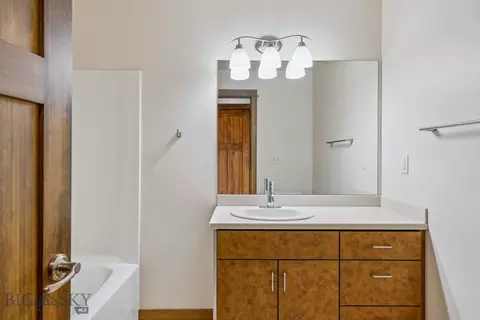 Bath - 4276 Cascade St #D, Bozeman, MT 59718 photo 1 of 2