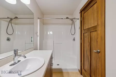 Bath - 4276 Cascade St #D, Bozeman, MT 59718 photo 2 of 2