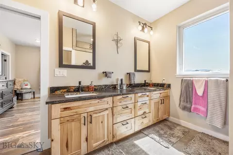 Bath - 450 Hyde Park, Butte, MT 59701 photo 1 of 4