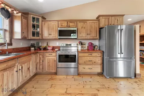Kitchen - 3337 Iris Rdg, Ramsay, MT 59748 photo 1 of 5