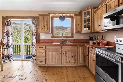Kitchen - 3337 Iris Rdg, Ramsay, MT 59748 photo 2 of 5