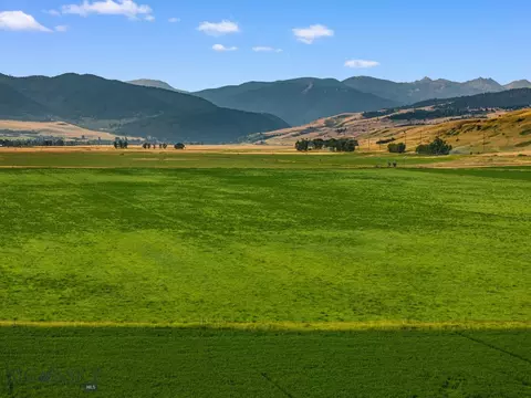 2221 Gateway South Rd, Gallatin Gateway, MT 59730