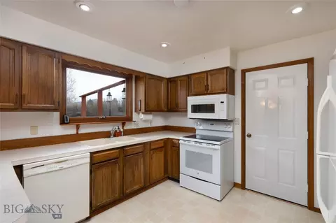11 Hitching Post Rd, Bozeman, MT 59715 photo 12