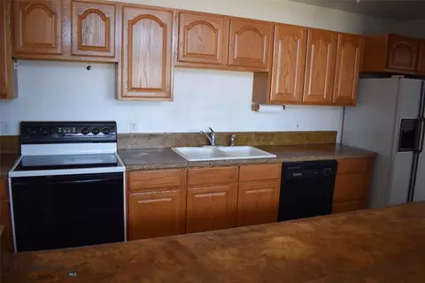 Kitchen - 3946 E Ridge Rd, Butte, MT 59701 photo 1 of 1
