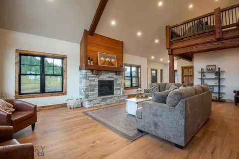 Living - 21 Mansfield Loop, Clancy, MT 59634 photo 2 of 3