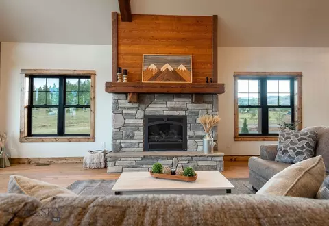 Living - 21 Mansfield Loop, Clancy, MT 59634 photo 3 of 3
