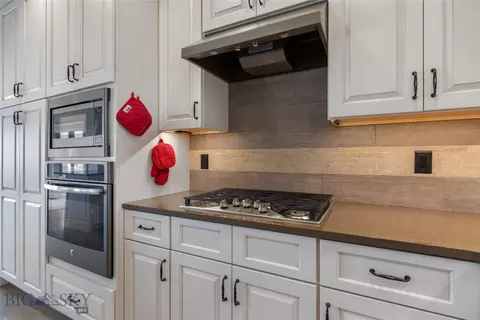 Kitchen - 2428 Rector Rd, Belgrade, MT 59714 photo 8 of 8