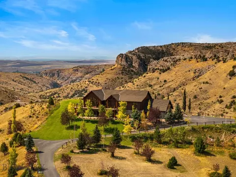531 Mossy Rock Ln, Manhattan, MT 59741