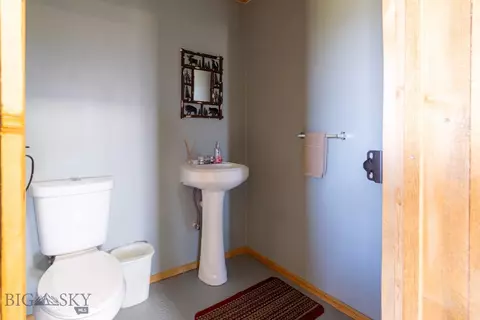 Bath - 31 Rogers Ln, Boulder, MT 59632 photo 4 of 4