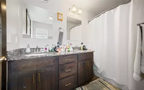 Bath - 705 Halfpipe St #B, Belgrade, MT 59714 photo 2 of 6