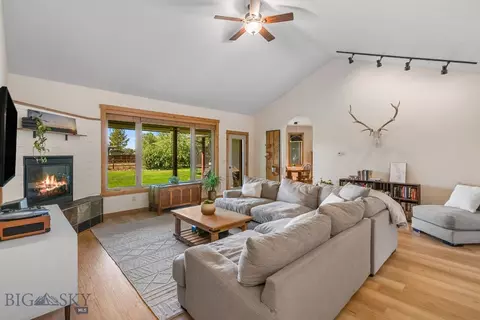 540 Coral Dr, Belgrade, MT 59714