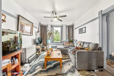 Living - 654 S Main, Butte, MT 59701 photo 2 of 3