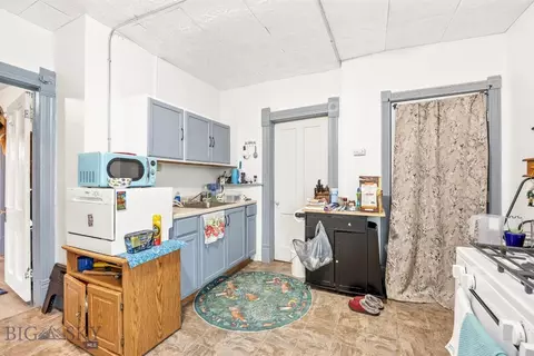 Kitchen - 654 S Main, Butte, MT 59701 photo 3 of 4