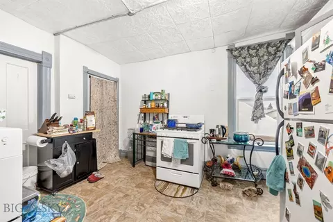 Kitchen - 654 S Main, Butte, MT 59701 photo 4 of 4