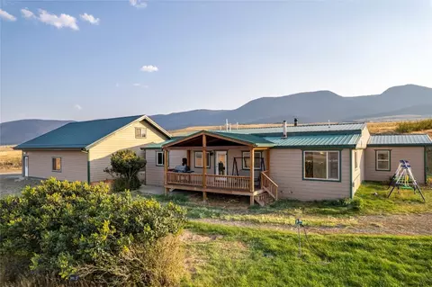 32 Prairie Dog Rd, Livingston, MT 59047