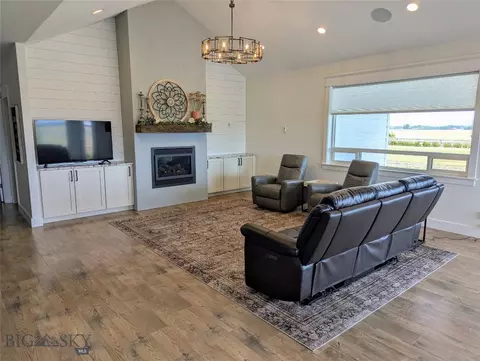 Living - 592 Stewart Loop, Bozeman, MT 59718 photo 1 of 2