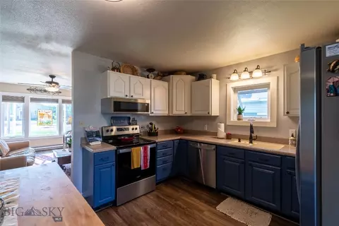Kitchen - 508 E 4th Ave, Big Timber, MT 59011 photo 3 of 12