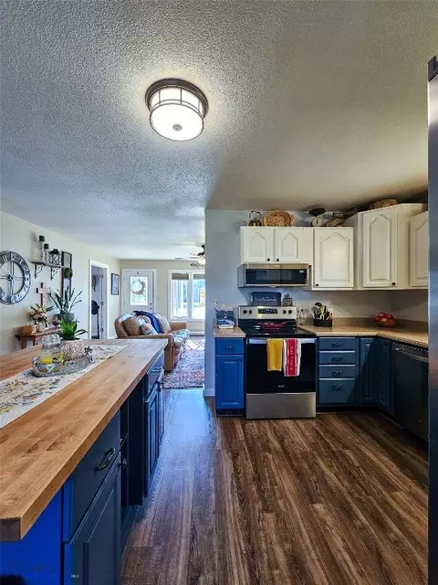Kitchen - 508 E 4th Ave, Big Timber, MT 59011 photo 4 of 12