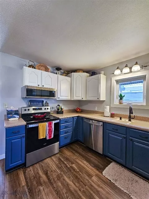Kitchen - 508 E 4th Ave, Big Timber, MT 59011 photo 5 of 12