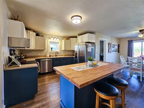 Kitchen - 508 E 4th Ave, Big Timber, MT 59011 photo 11 of 12
