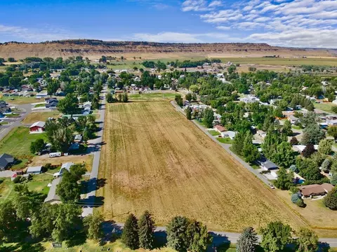 522 3rd St SW, Park City, MT 59063