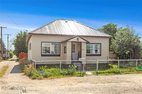 1322 Casey St, Butte, MT 59701