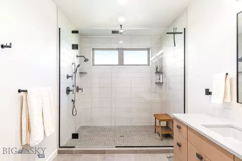 Bath - 486 Westgate Ave, Bozeman, MT 59718 photo 2 of 6