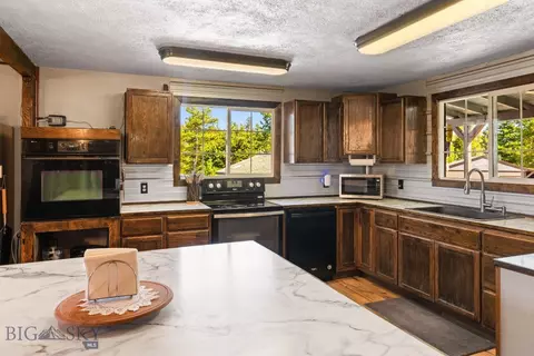 360 Roosevelt Dr, Butte, MT 59701