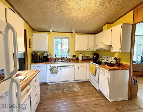 17 Gemini Rd, Emigrant, MT 59027 photo 16