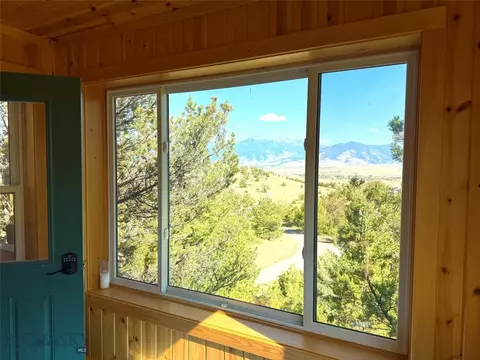 17 Gemini Rd, Emigrant, MT 59027 photo 9