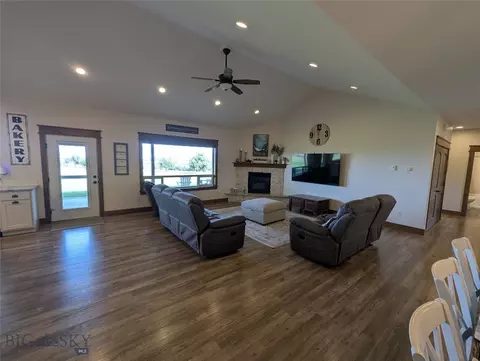 632 Stewart Loop, Bozeman, MT 59718 photo 4