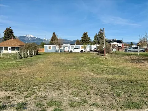 1003 Oregon St, Deer Lodge, MT 59722