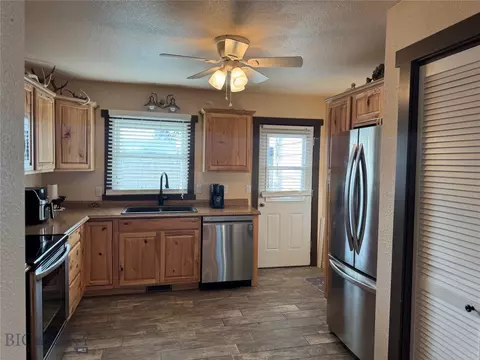 704 Hooper, Big Timber, MT 59011 photo 10